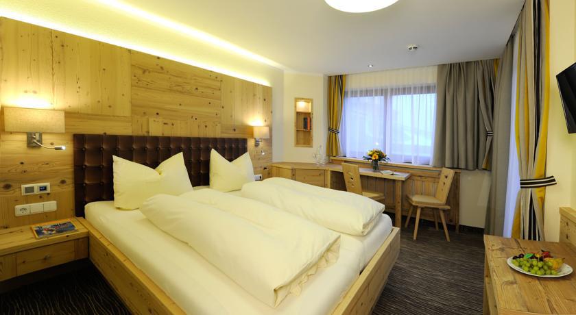 Hotel Huber Hochland Maurach  Pokoj fotografie